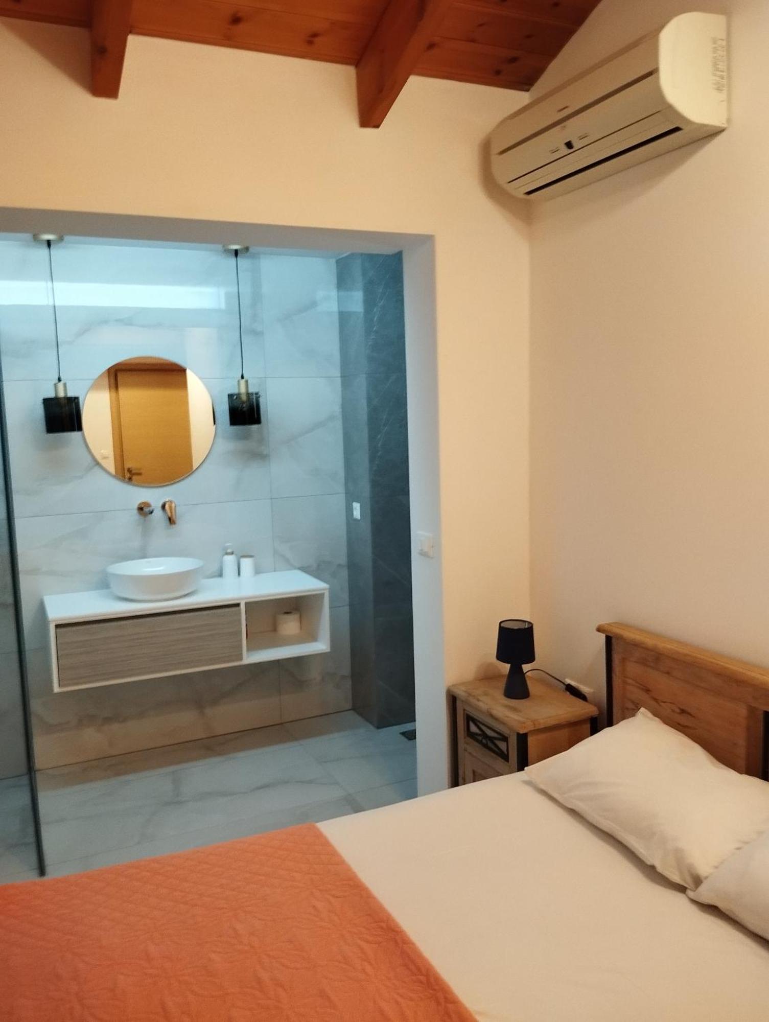 Oasis House In Filerimos Casă la țară *